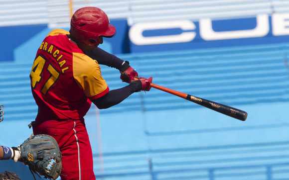 entrenamiento-del-equipo-cuba-al-premier-12-9.jpg