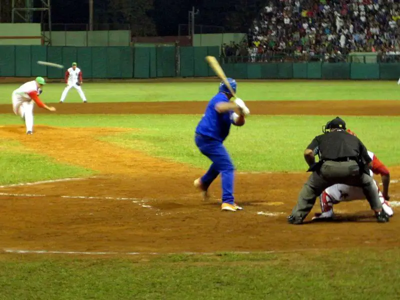 tunas indutriales beisbol foto guillermo rguez 02320186794 Pelota Cubana USA