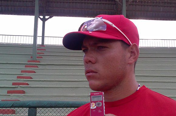 yariel rodriguez refuerzo las tunas serie nacional9141773800441856623 Pelota Cubana USA