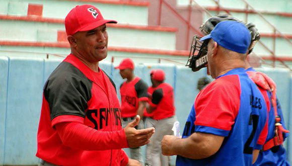 eriberto rosales manager santiago de cuba2934968996061386950 Pelota Cubana USA