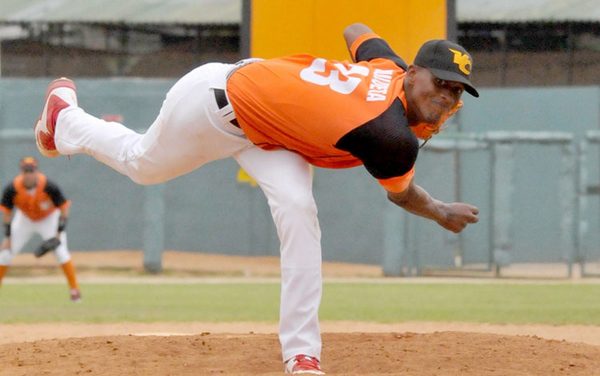 17 yosver zulueta Pelota Cubana USA