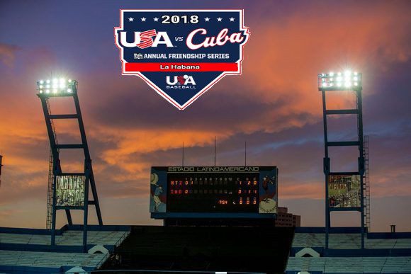 estadio latinoamericano atardecer industriales 580x387 picsay Pelota Cubana USA