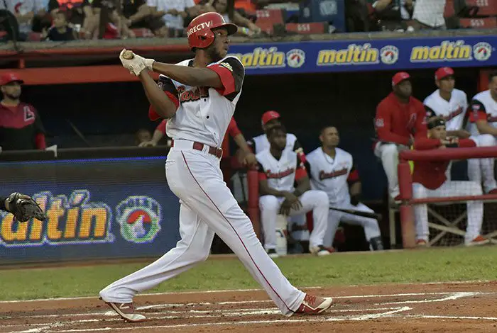 YORDANYS LINARES LE DIO A CARDENALES EL PRIMERO DE LA FINAL