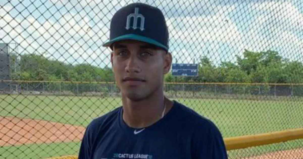 Víctor Labrada:"Mis metas son muchas pero la principal es cumplir con la función que ponga mi equipo." 1573133274 jardinero 19 anos victor labrada firma marineros seattle picsay Pelota Cubana USA