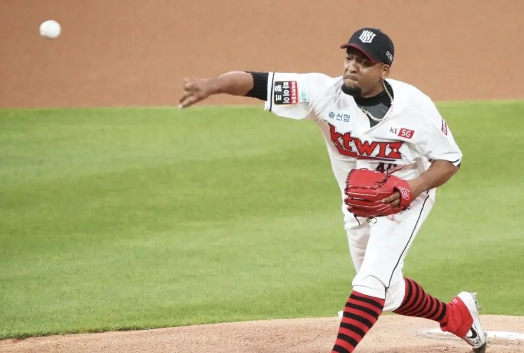 Apertura de calidad regala quinta victoria a Odrisamer Despaigne en Korea img 0248 Pelota Cubana USA