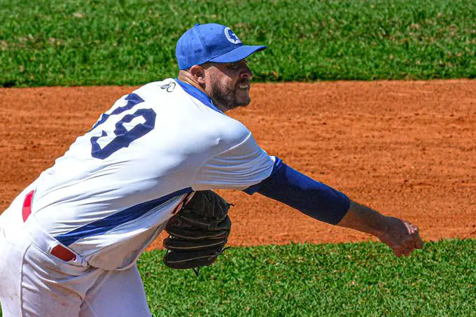 Series 60 Granma gets a ticket to the semifinals and Pelota Cubana USA