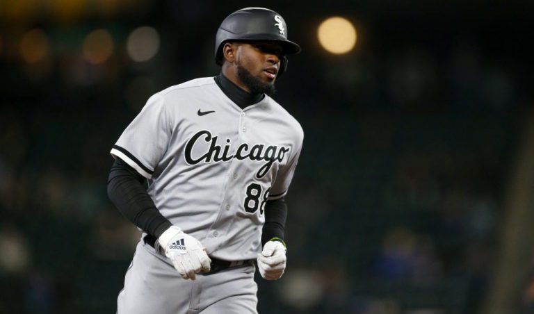 luis robert white sox 1024x683 picsay Pelota Cubana USA