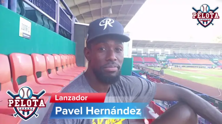 Pavel Hernández está debutando este año en el béisbol profesional con los Rieleros de Aguascalientes en la Liga Mexicana de Beisbol.