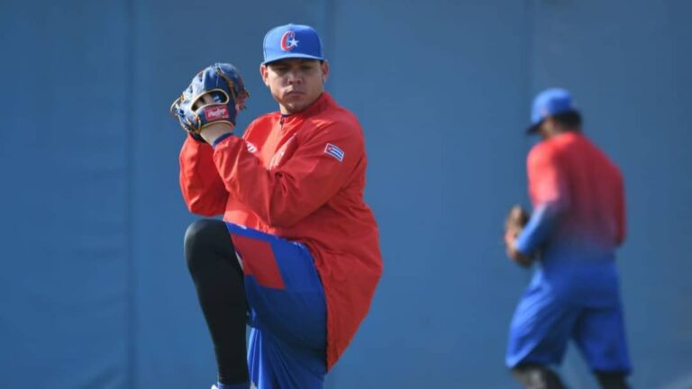 Yariel Rodríguez se presenta ante scouts de 2 equipos de MLB en República Dominicana