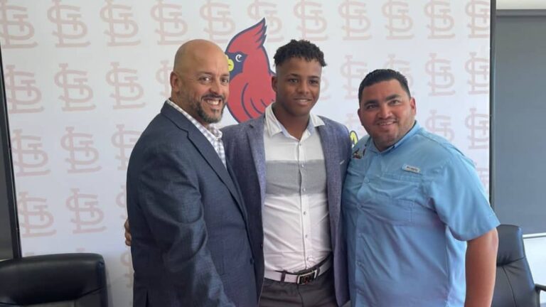 Cardenales de San Luis firman a talentoso prospecto cubano que brilló en Mundial Sub-12