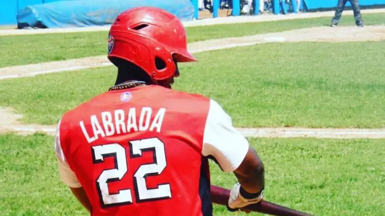 Cubano Adriel Labrada jugará en el béisbol japonés