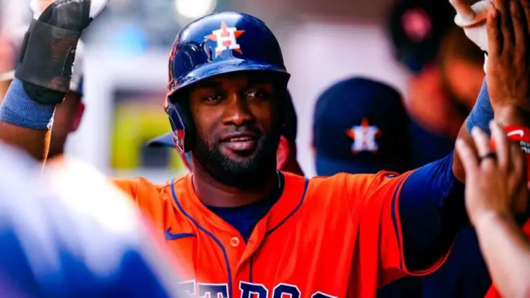 Yordan Álvarez suma duelo multihits pero Astros son superados por los Piratas