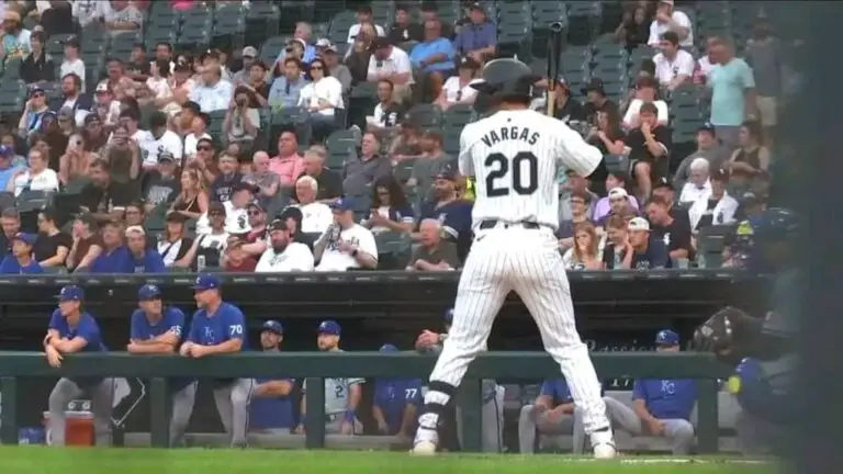 Miguel Vargas pega su primer jonrón vistiendo la camisa de White Sox