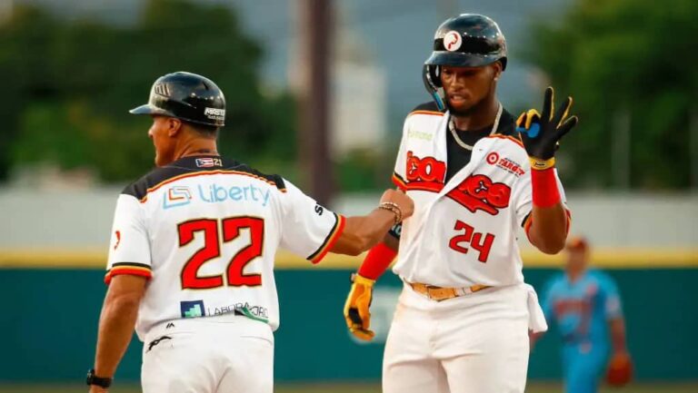 Yanquiel Fernández volverá a jugar béisbol invernal en Puerto Rico