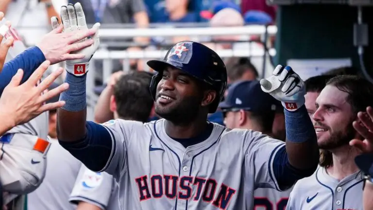 Yordan Álvarez produjo en victoria de los Astros con HR incluido