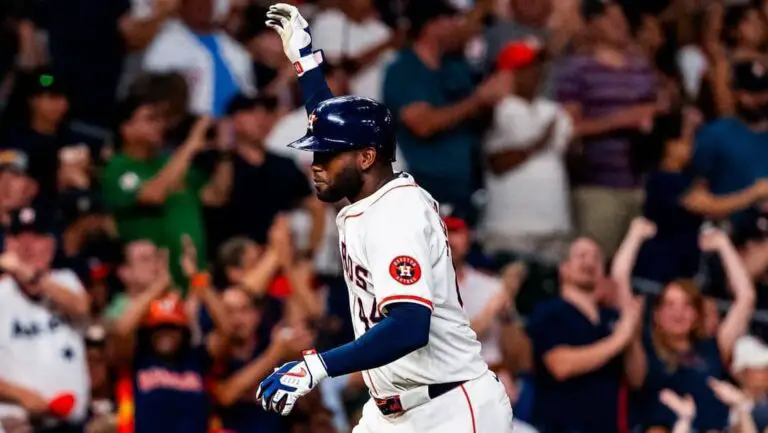 Yordan Álvarez sumó otro cuadrangular en la victoria de los Astros ante Angels