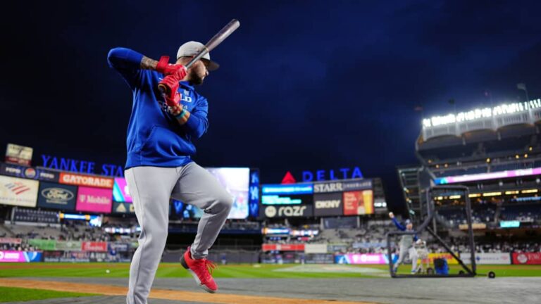 Andy Pagés se convierte en el 3er cubano en ganar Serie Mundial en su primer año en MLB