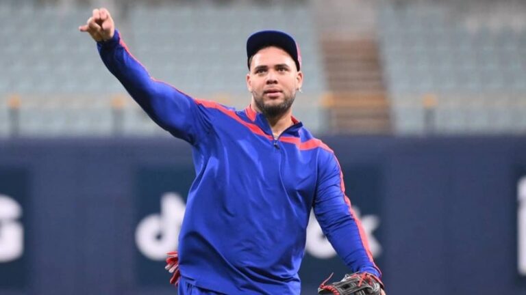 Yoan Moncada ya entrena con el equipo Cuba en Corea