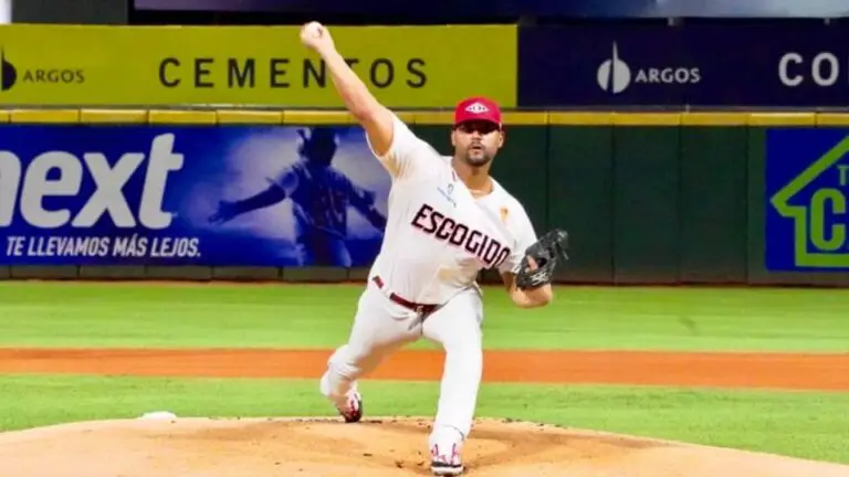 Elián Leyva acordó con los Tiburones de La Guaira luego de ser despedido por el Escogido