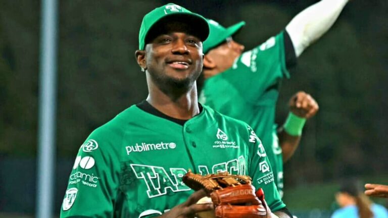 Adeiny Hechavarría es cambiado a los Leones de Yucatán