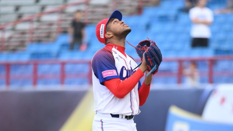 Raidel Martínez firma por más de 30 Millones con los Yomiuri Giants