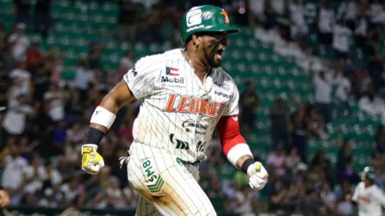 Yadir Drake regresará con los Leones de Yucatán en Liga Mexicana este año.