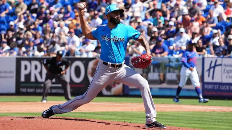 Sandy Alcántara hace su primera apertura tras someterse a la cirugía Tommy John