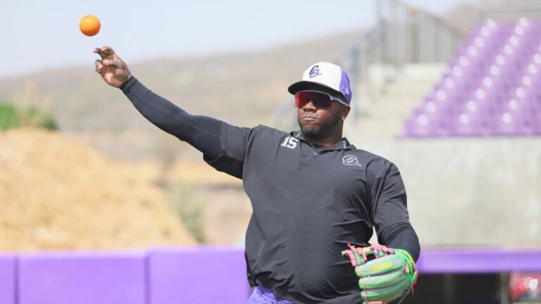 Rusney Castillo dijo presente en pretemporada de los Conspiradores de Querétaro.