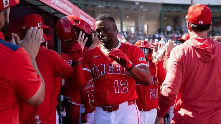 Jorge Soler pega jonrón en triunfo de los Angels en Spring Training.