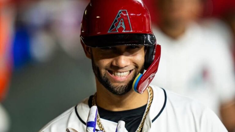 Lourdes Gurriel Jr lidera ofensiva en victoria de los Dbacks.