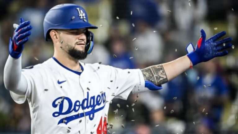 Andy Pagés triplica y pega jonrón en victoria de Dodgers ante Marlins.