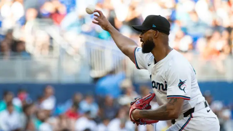 Sandy Alcántara gana pese a fallas y Marlins imponen su ofensiva