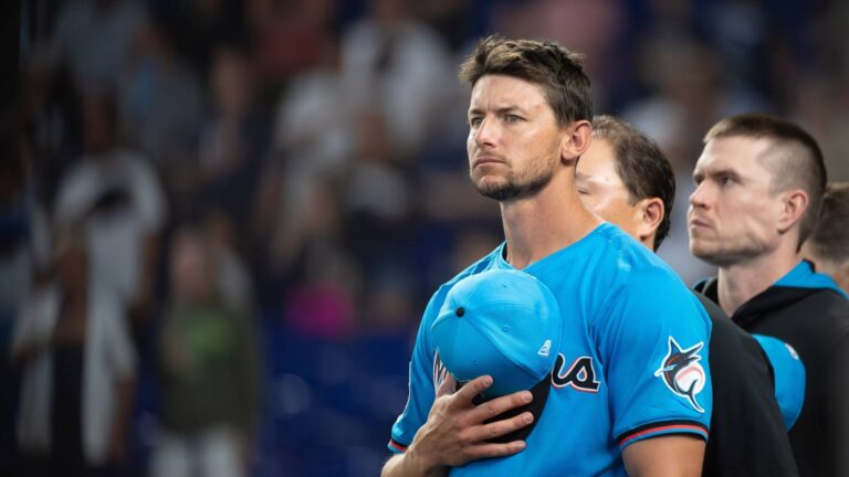 Rob Brantly regresa al lineup de los Marlins tras 12 años de ausencia