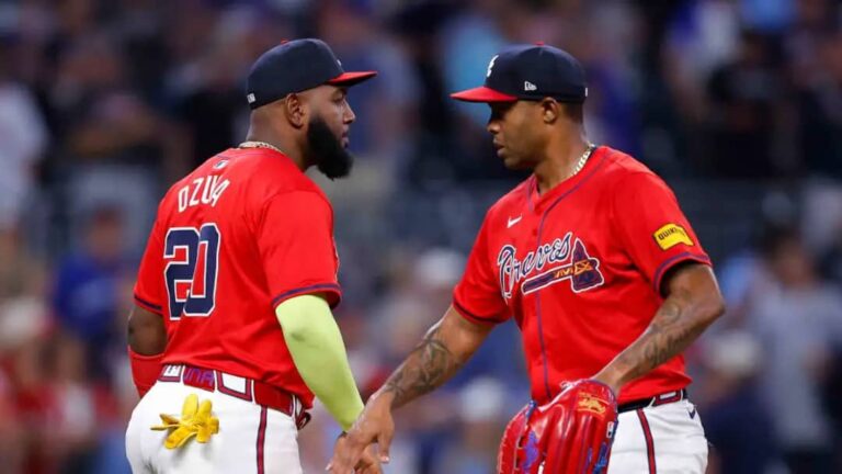 Raisel Iglesias logra su tercer salvamento en remontada de los Bravos de Atlanta