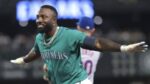 Randy Arozarena pega sencillo y roba dos bases en MLB.