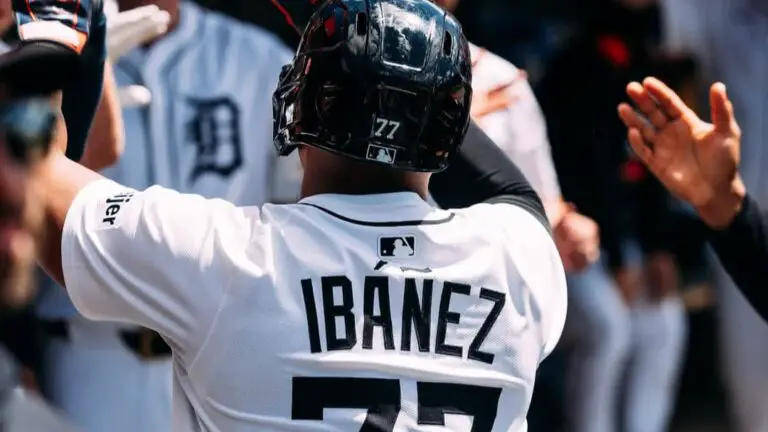Andy Ibáñez produce para Detroit en jornada dominical.