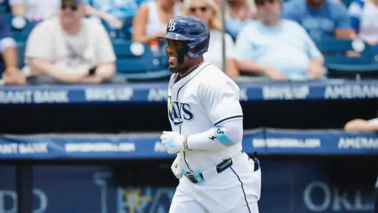Yandy Díaz inicia el mes de mayo con HR ante Kansas City Royals.