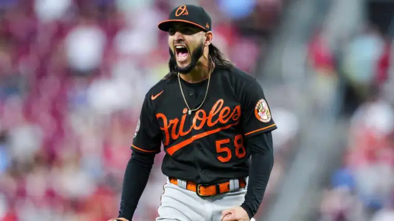 Orioles designan para asignación al relevista cubano Cionel Pérez