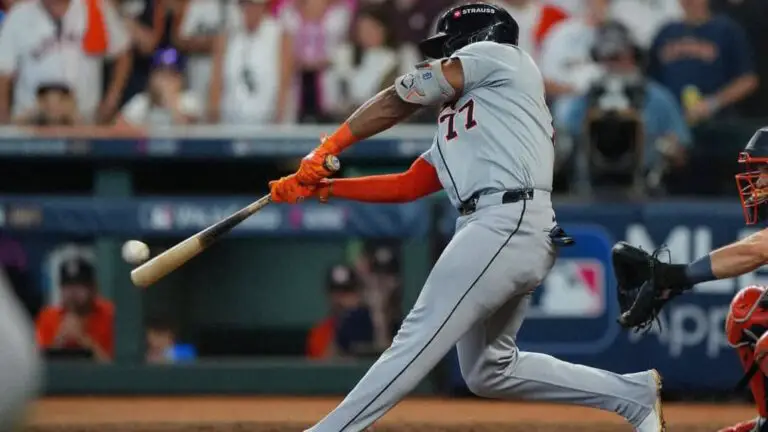 Andy Ibáñez pega imparable en última jornada de abril en MLB