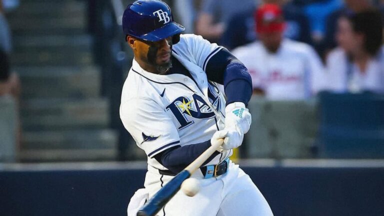 Yandy Díaz conecta HR y aumenta su cifra en MLB