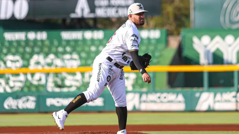 Yoanner Negrín domina a placer en la Liga Mexicana de Béisbol