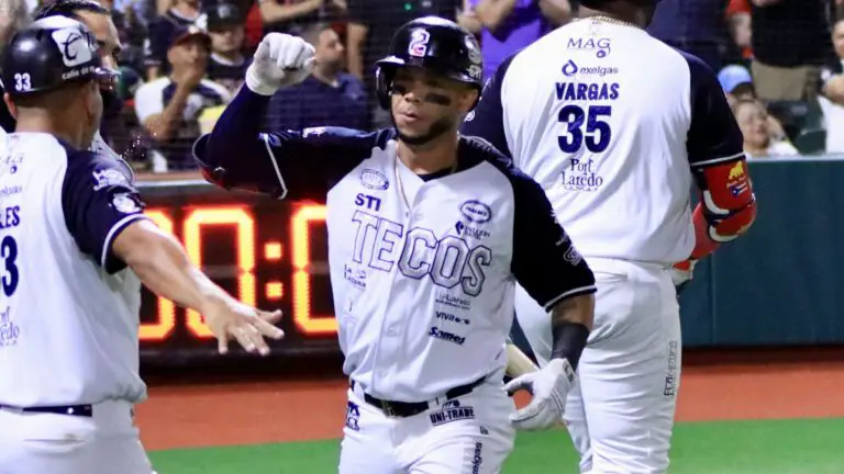 Yadiel Hernández firma su tercer juego de dos jonrones en la Liga Mexicana