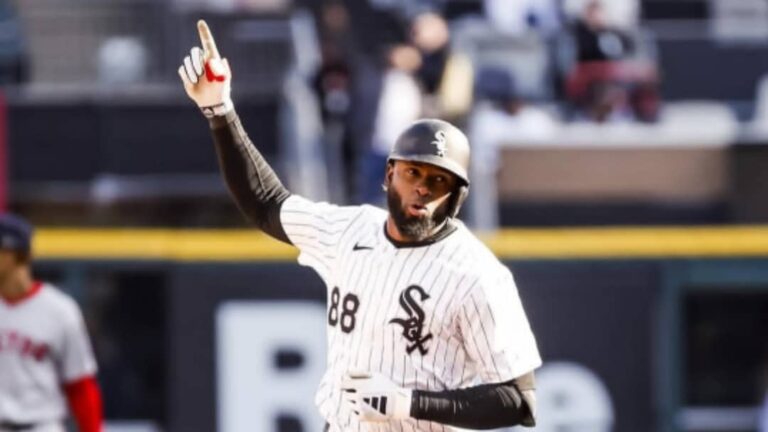 Luis Robert Jr. conecta multihits vs Cachorros de Chicago
