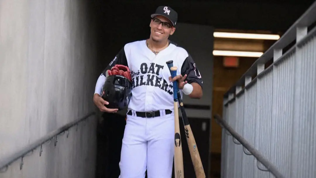 Alberto Hernández lidera actuación de cubanos en Clasen A con juego multihits Alberto Hernández