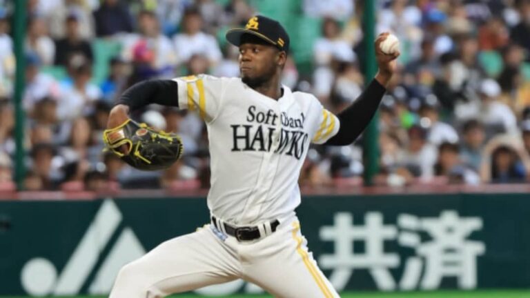 Liván Moinelo con salida de calidad ante los Luchadores de Nippon-Ham