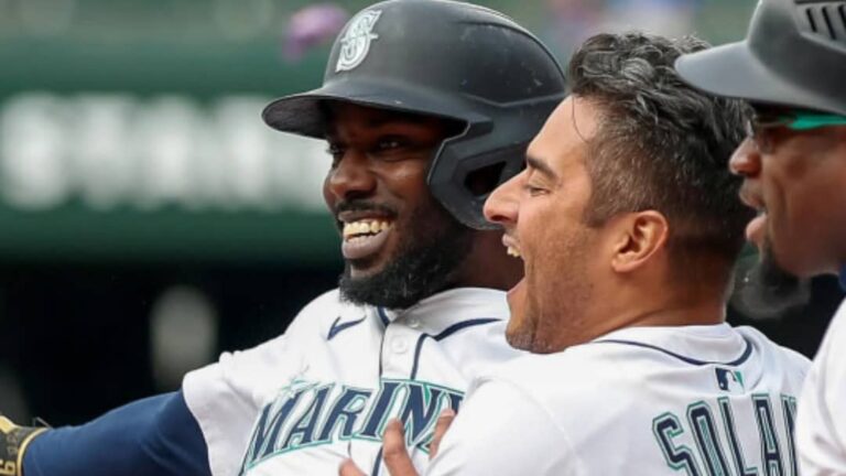 Randy Arozarena duplica ante Astros de Houston.