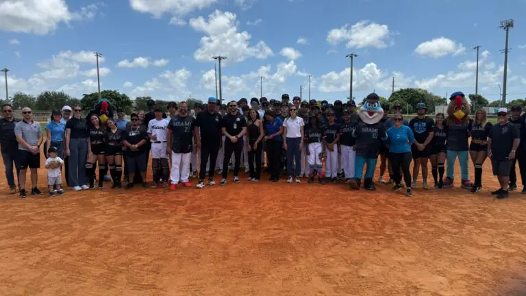 Los Marlins reforzaron su compromiso con la comunidad en Hialeah