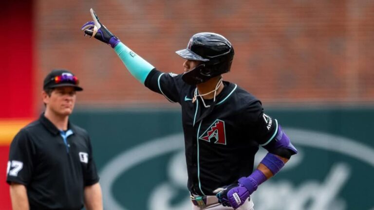 Lourdes Gurriel Jr estremeció madero con 9no jonrón de la temporada 2025 en MLB