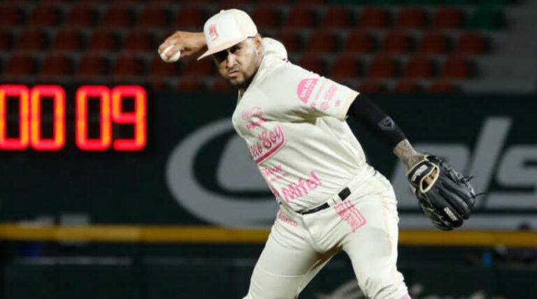Yoanner Negrín continúa haciendo historia con los Leones tras sumar su victoria 77