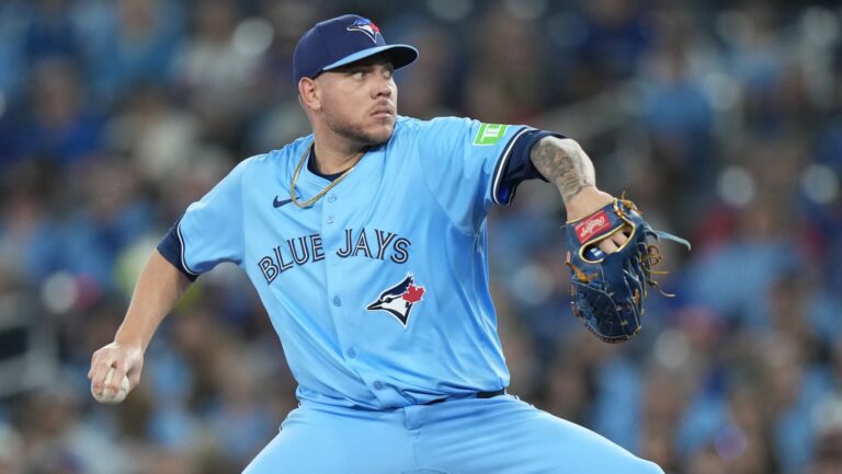 Yariel Rodríguez sigue imbateable y logra sus lanzamientos con más velocidad en MLB